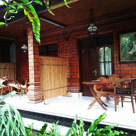 Yumi House Hotel Ubud Exterior foto